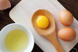Come si fa la maschera bicarbonato e uova in casa